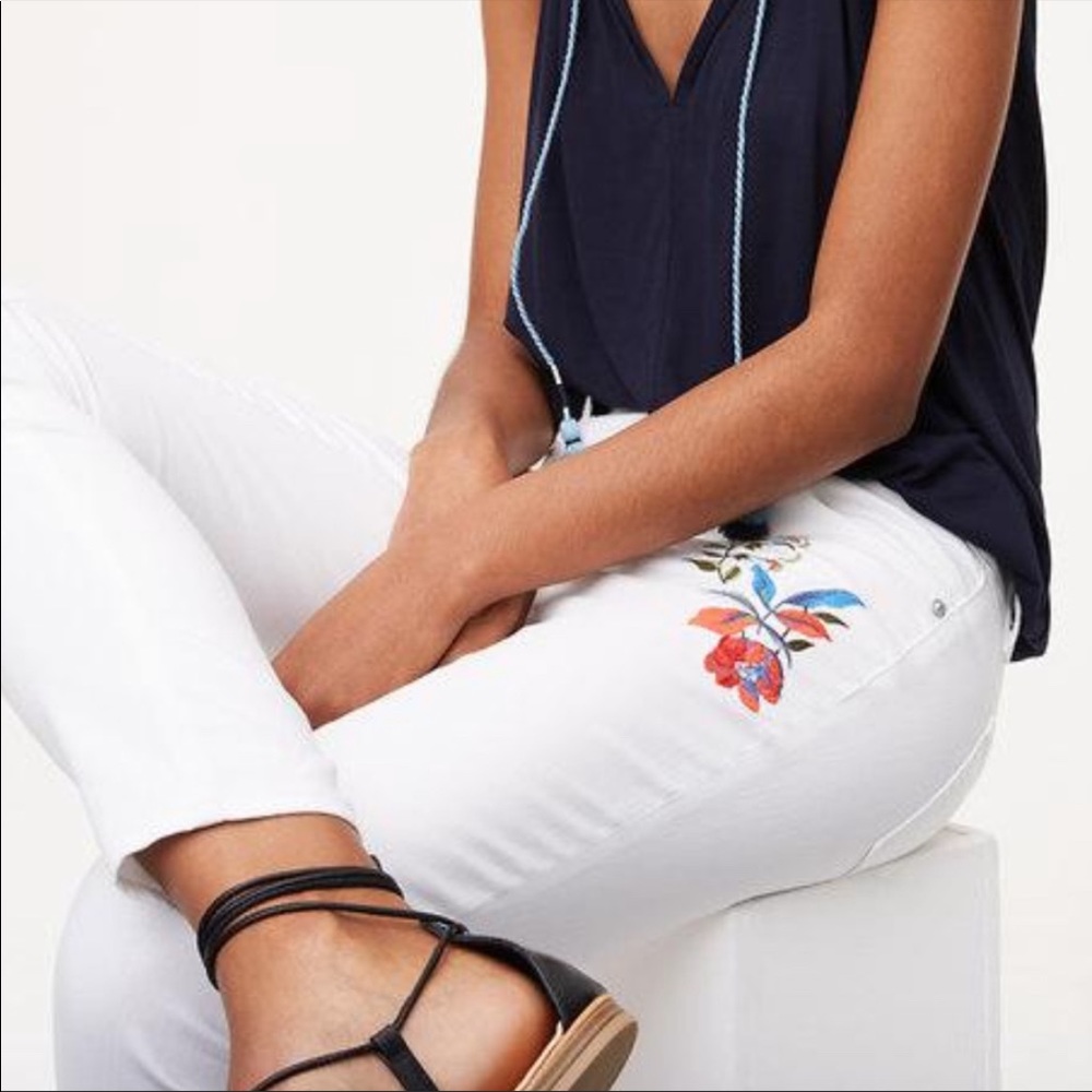 NWT loft floral embroidered high rise white skinny jeans 8/29